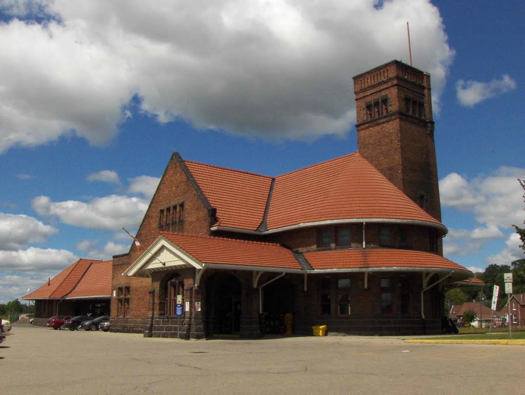 VIA Station, GLCT
