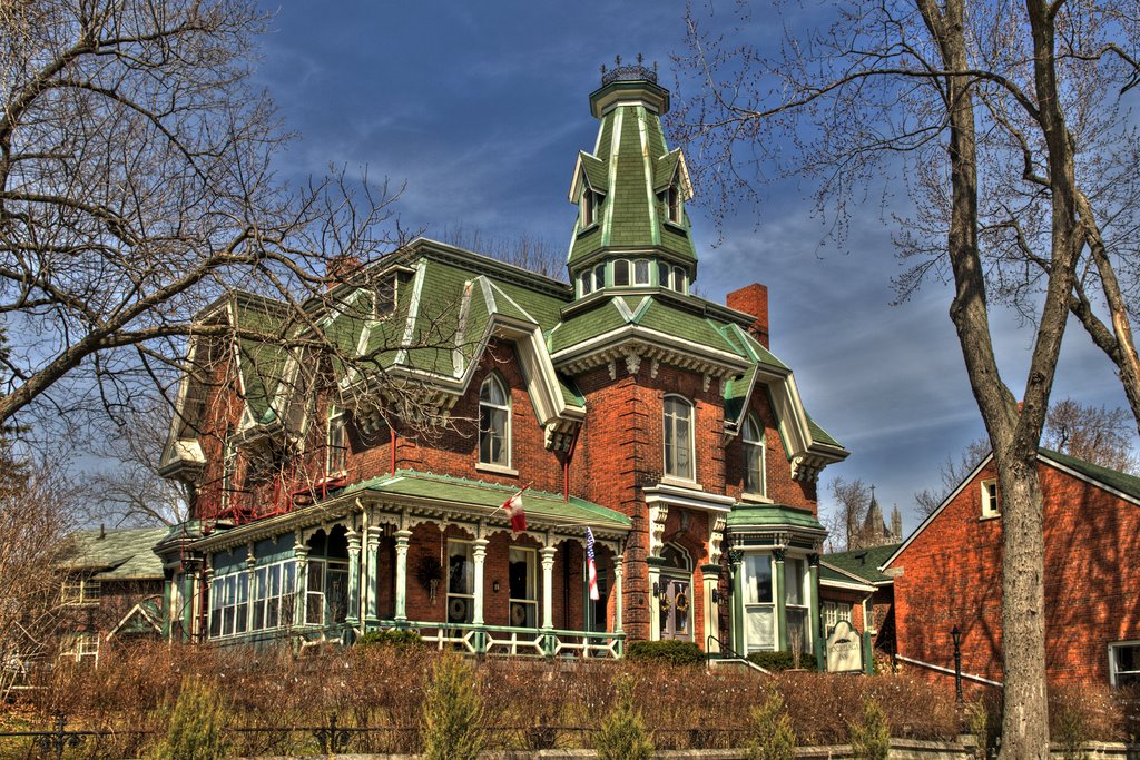Hochelaga Inn