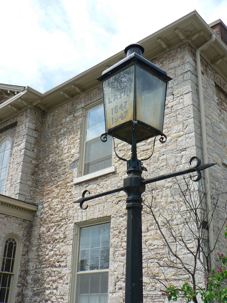 Kingston gas light