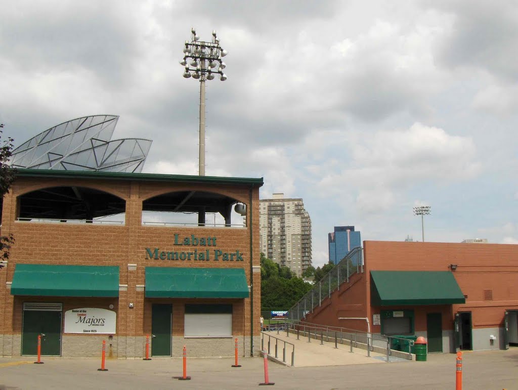 Labatt Memorial Park, GLCT