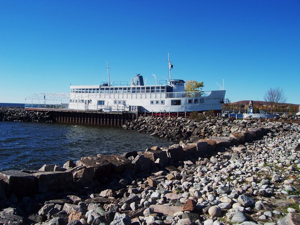 NORTH BAY - Old Chief Commanda beached