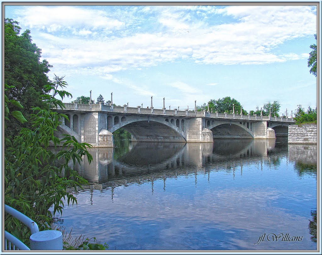 Vanier (Cummings) Bridge