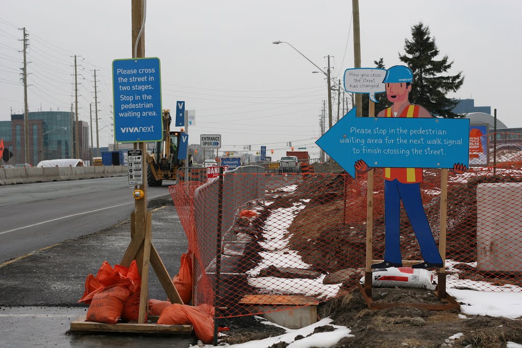 vivaNext Pedestrian Sign at East Beaver Creek