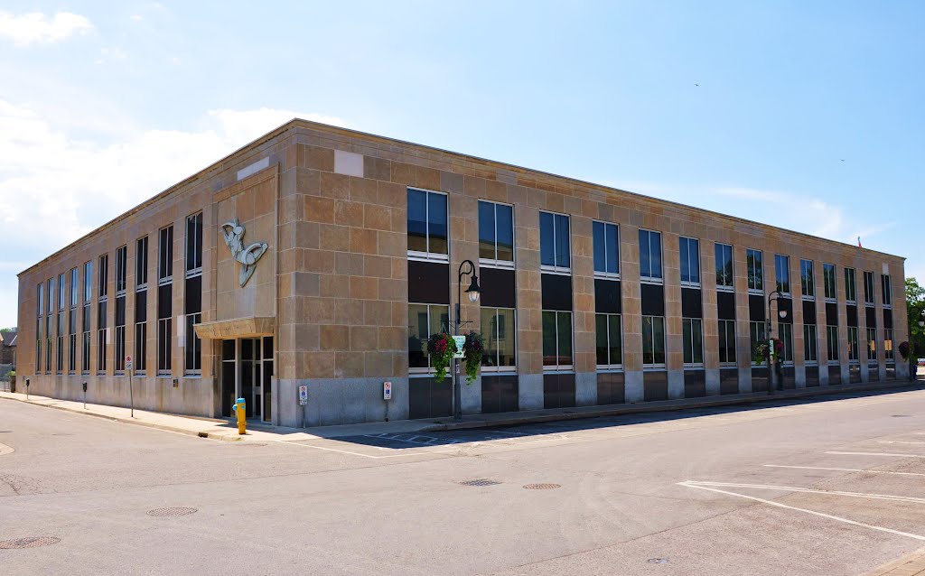ST. CATHARINES - Post Office - rear and side