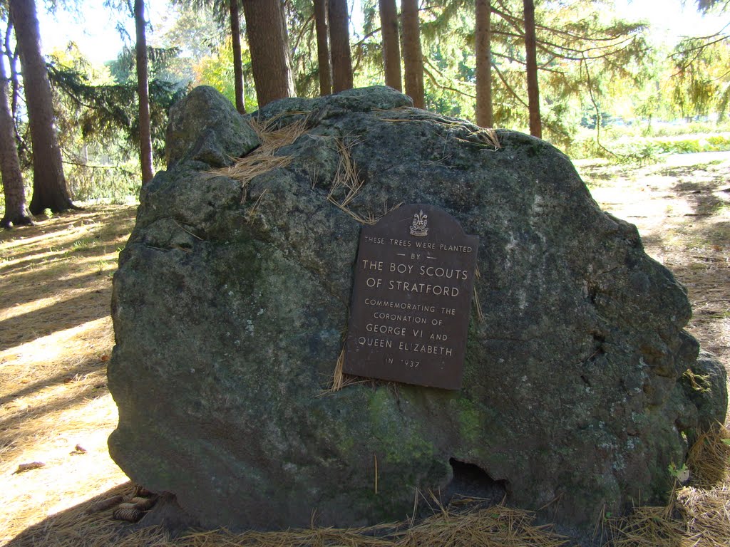 Rock Monument:Planting of Trees 1937 by Boy Scouts to Commemorate the Cornation of George 1V and Queen Elizabeth