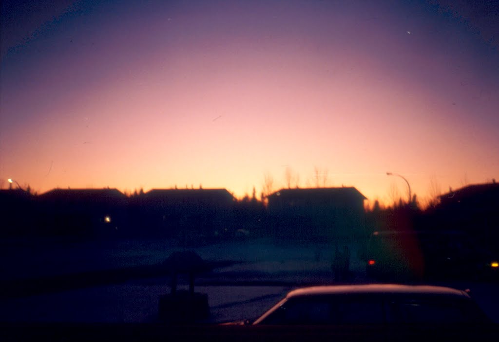 Colourful volcanic dust sunset, Timmins, November 1992