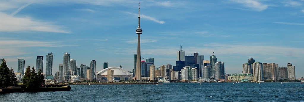 Toronto. Panorama  from  Ontario  lake.