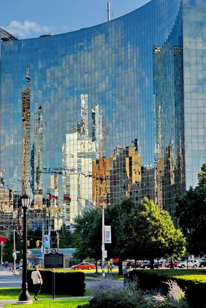 TORONTO DOWNTOWN.    Toronto in the reflections.