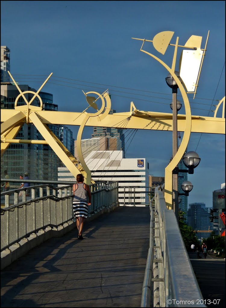 Puente De Luz, the newest Toronto pedestrian bridge. Chilean sculptor Francisco Gazitua, 2012