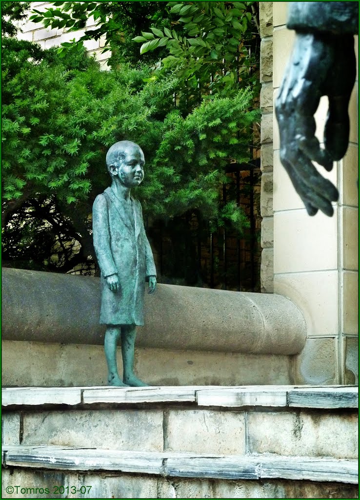 Give me a hand, but not a handout......George Boileau - 1989. (Actual title: Lineal Order)