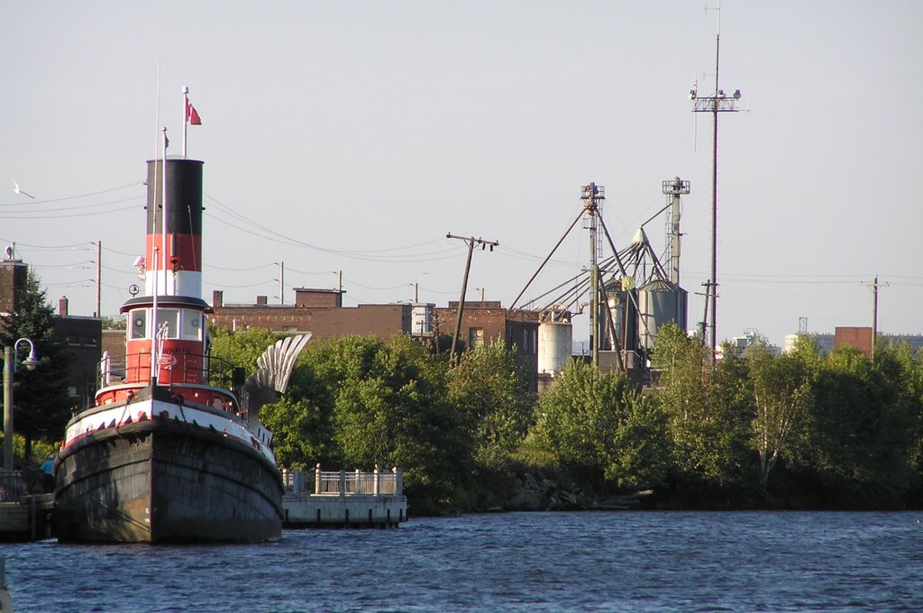 Tugboat in Thunder Bay
