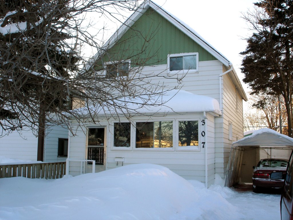 307 N Vickers Street - Dead of Winter