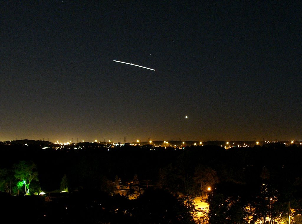 Planes coming to Pearson Intl. over Thornhill