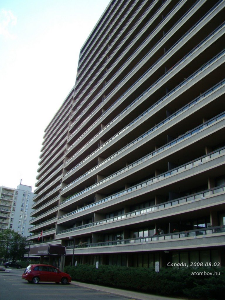A high building in Thornhill