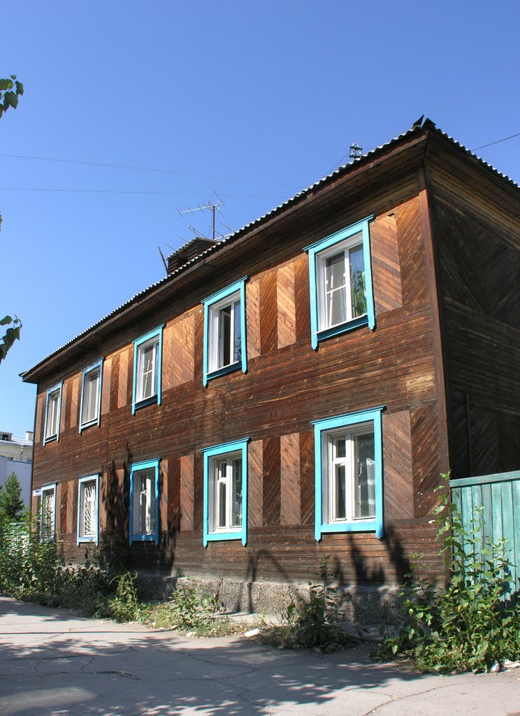 Wooden house on Kochetova street