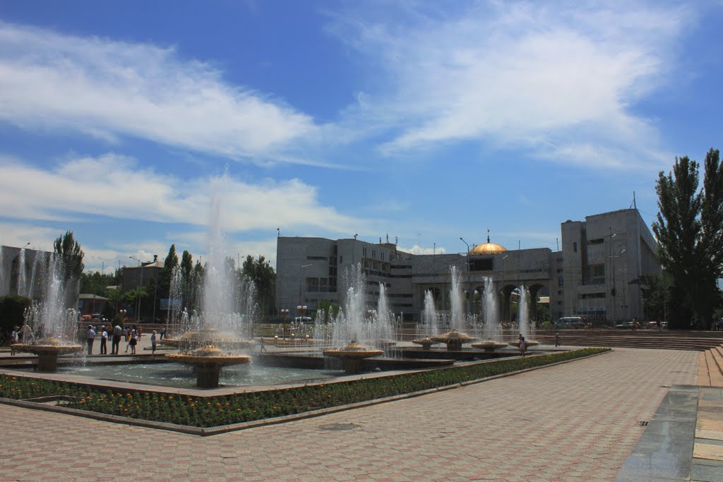 Fountain at the Ala-Too Square. Kyrgyzstan.
