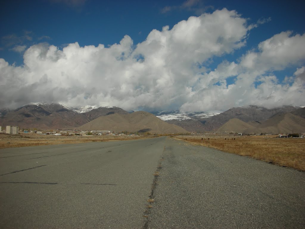 Kyrgyzstan - Cholpon Ata - Old airport - Nov 11