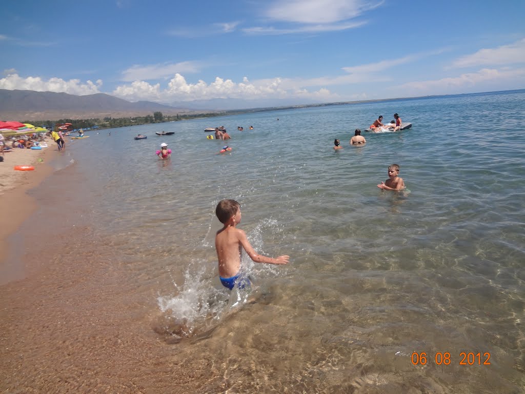 Kyrgyzstan, Issyk-kul, beach in Cholpon-ata
