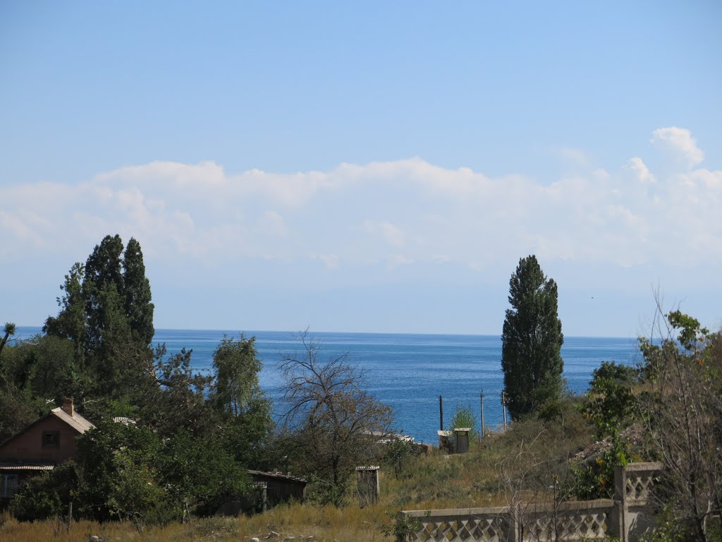 Cholpon-Ata, Sovetskaya St, Issyk-Kul lake, Terskey Alatoo range far (~S)