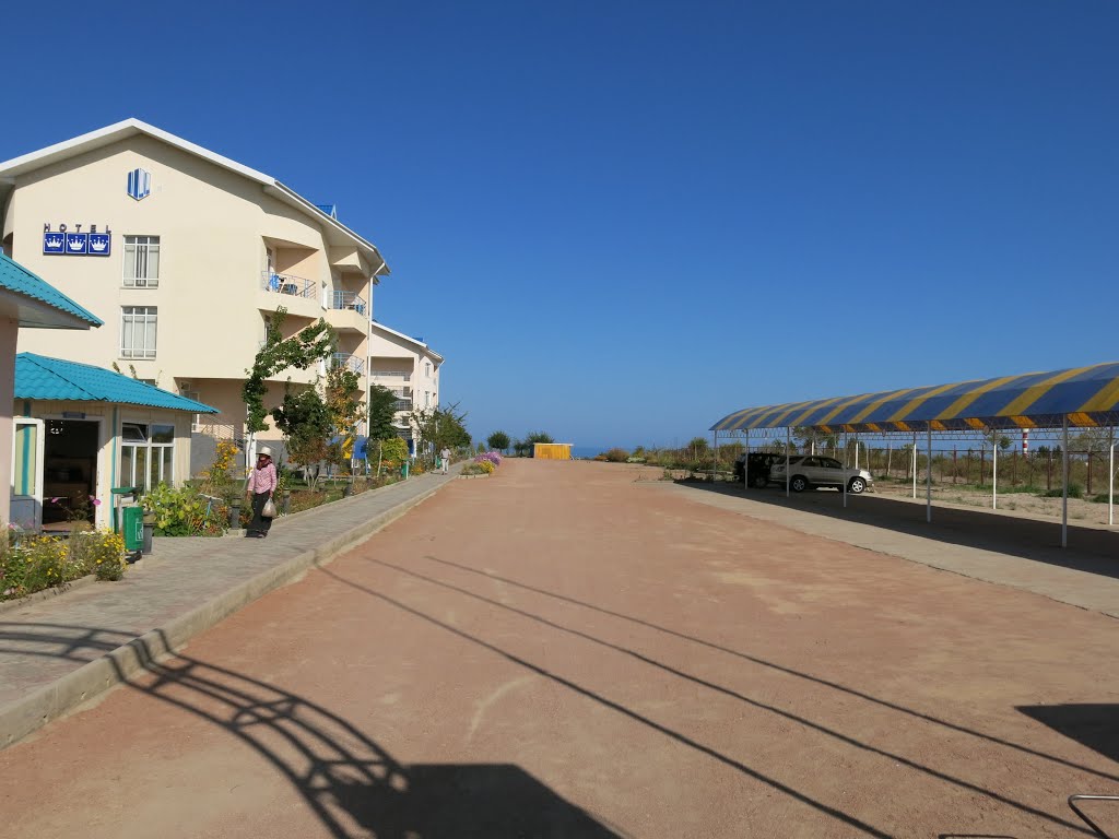 Cholpon-Ata, hotel "Three Crown"
