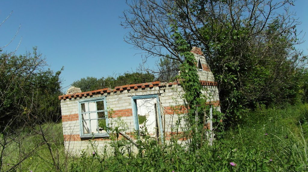 Заброшенный Без Крыши Кирпичный Дом 2012, Abandoned Brick House Without a Roof