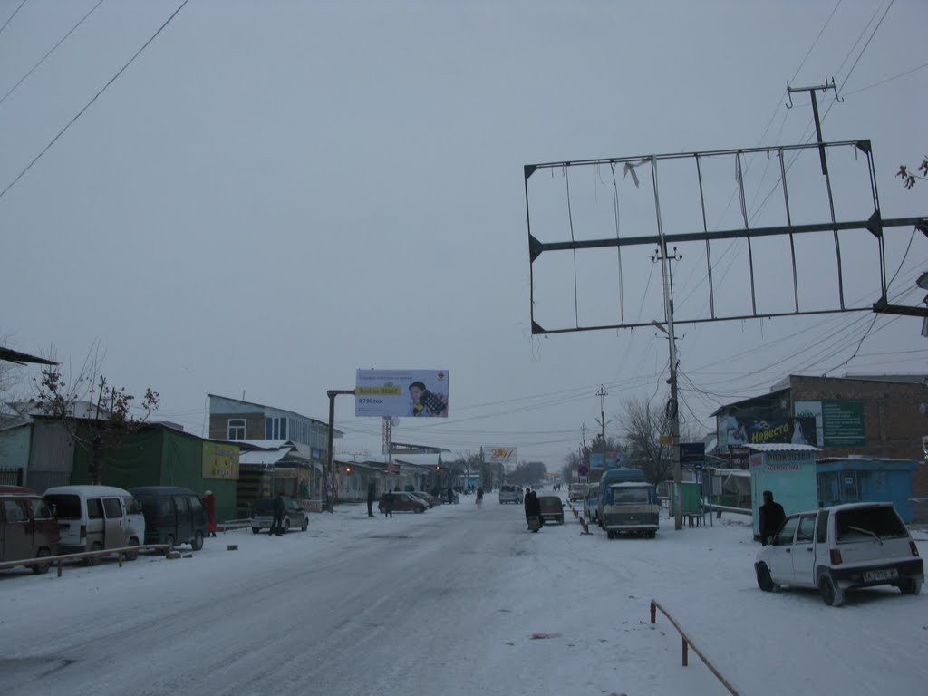 Kyzyl-Kiya, winter, near marketplace