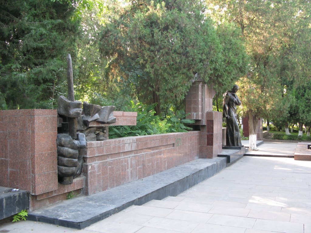 Osh, war memorial