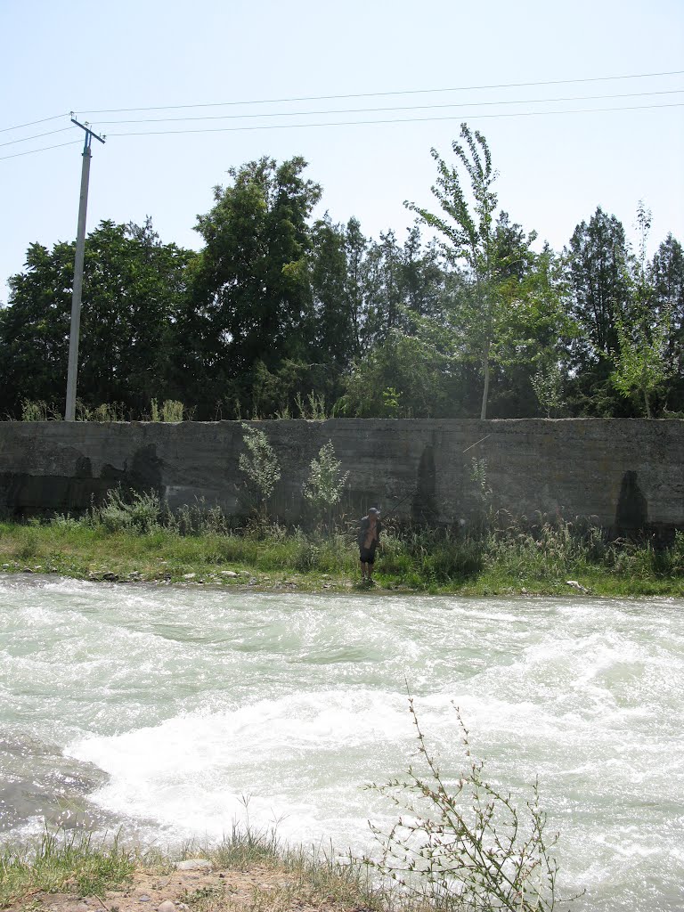 Osh, Akbura river, fisherman