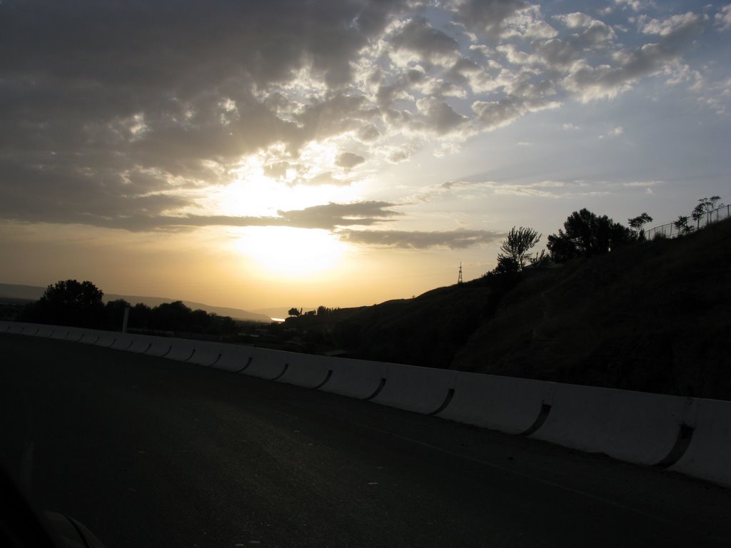 Uzgen-Osh road, Andijan reservoir far