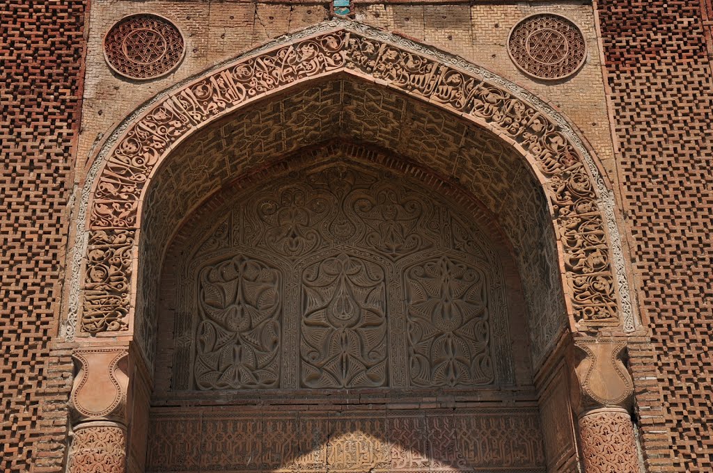 Kyrgyzstan, Uzgen, minaret and mausoleum of 11-12 centuries / Кыргызстан, Узген, Минарет и Мавзолей 11-12 Веков