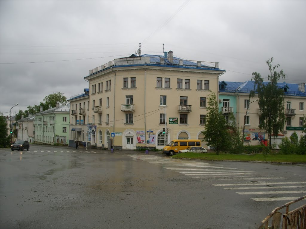 Краснотурьинск. Прекрёсток ул. Ленина и ул. Комсомола.