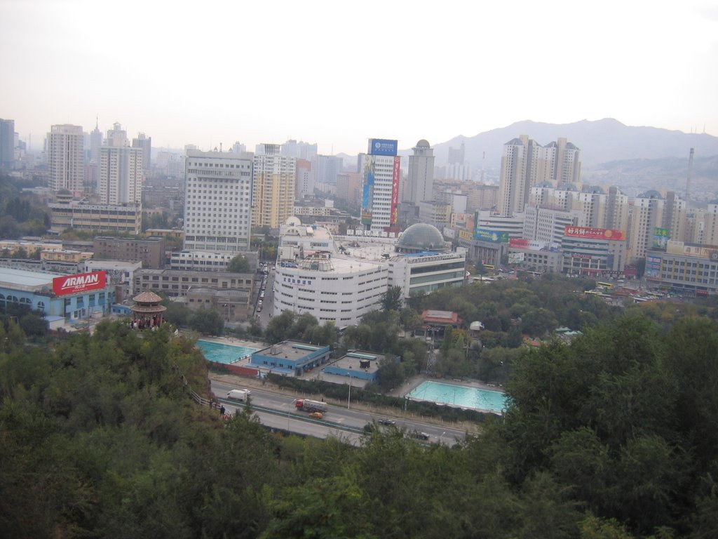 在红山顶上向西南观望