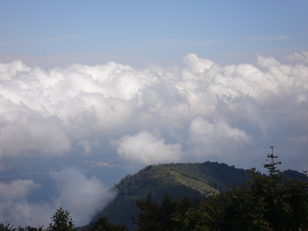 Atras de Peñas Blancas
