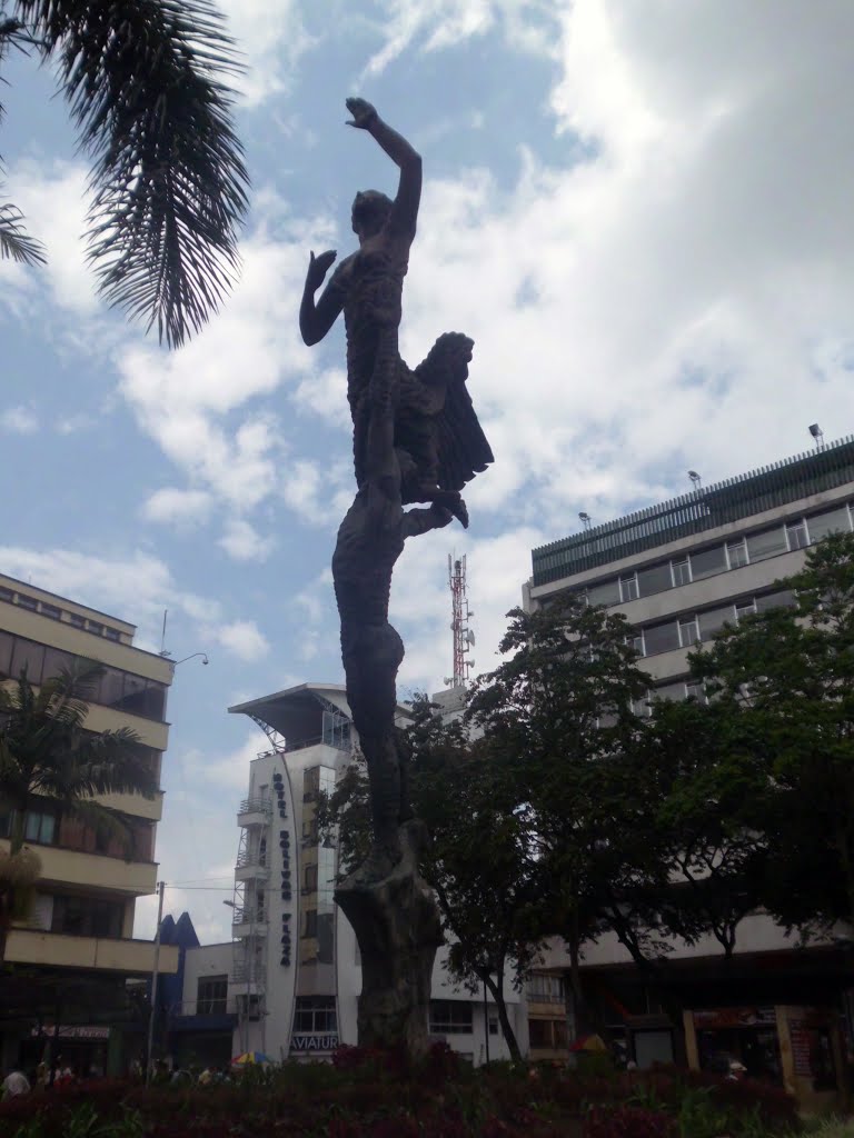 MONUMENTO EN LA PLAZA BOLÍVAR
