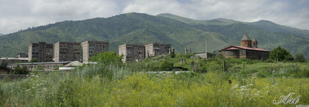 Кировакан (Ванадзор) вид из Такавораниста, Армянская церковь
