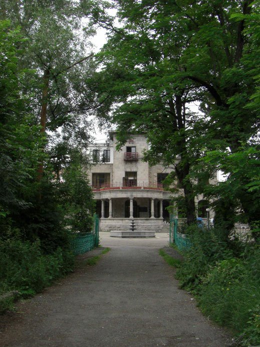 Кировакан, Дом Таирова (ныне - резиденция Архиепископа Лорийского Марза (региона)