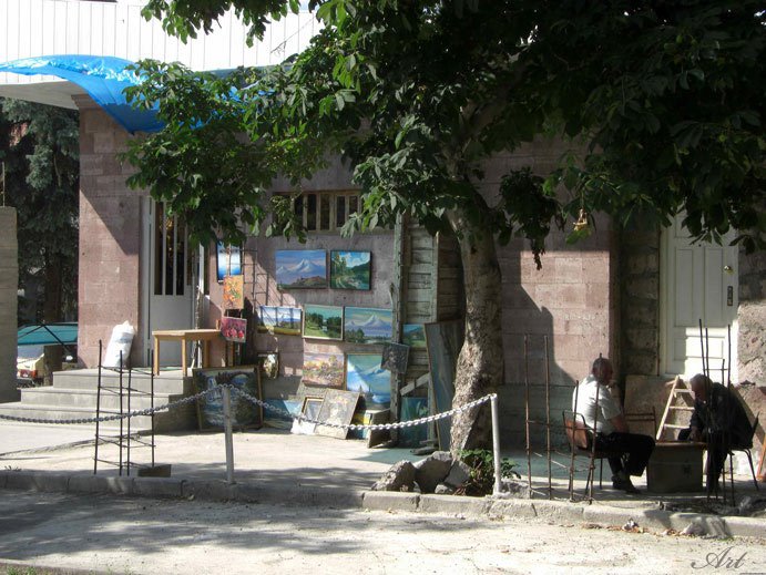 Кировакан, Микровернисаж
