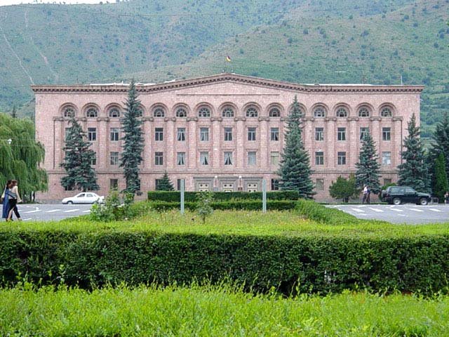 Здании губернии Лорийского Марза