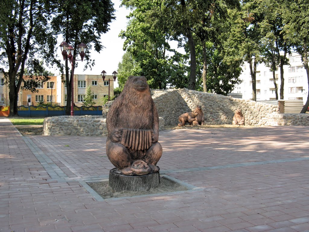 Медведи на улице Ленина (Bears on Lenin street)