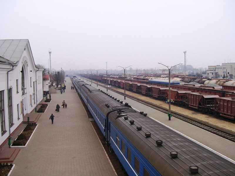 Luninets railway station