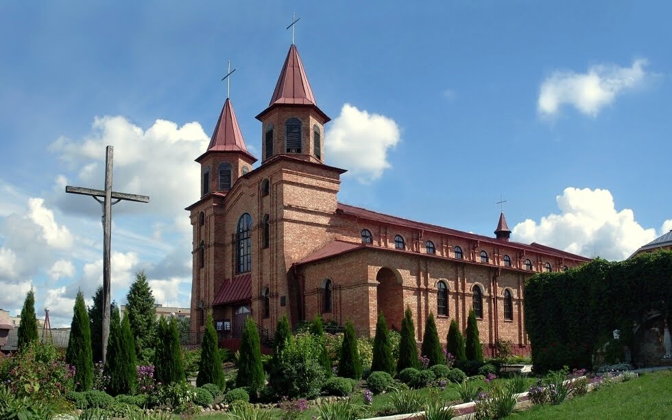 Katolický kostel Srdce pana Ježíše, Ljachavichi, Belarus