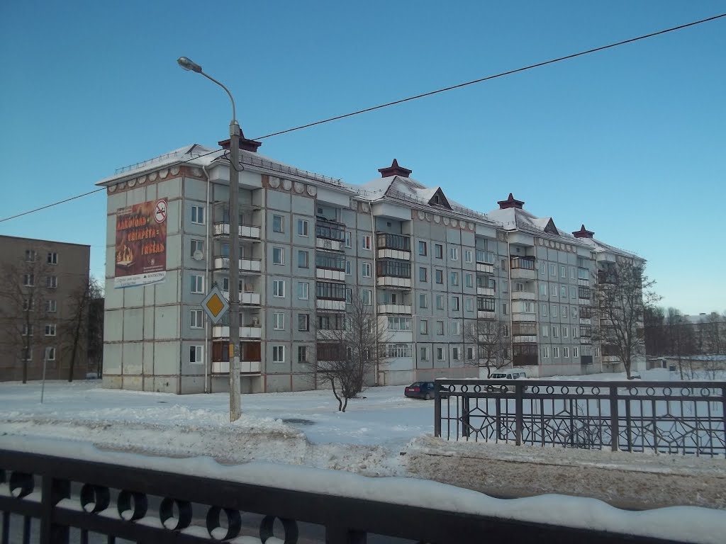 Хрущёвка с оригинальной крышей