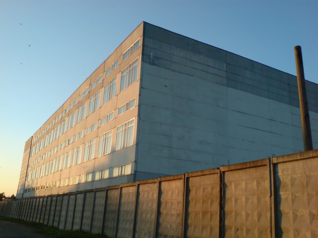 Здание завода "ЛЁС"  Factory building