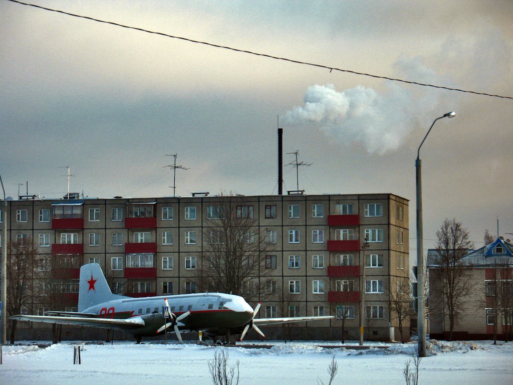 Biahomĺ IL-14 plane near the central crossroads