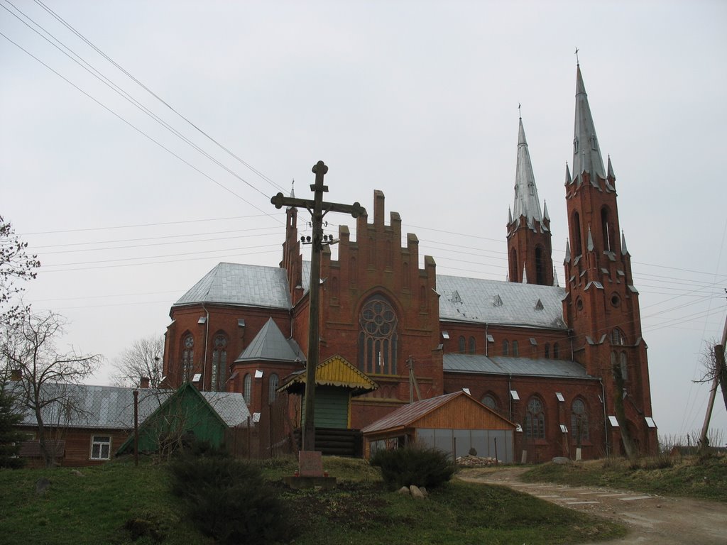 Касцёл ад дарогі.