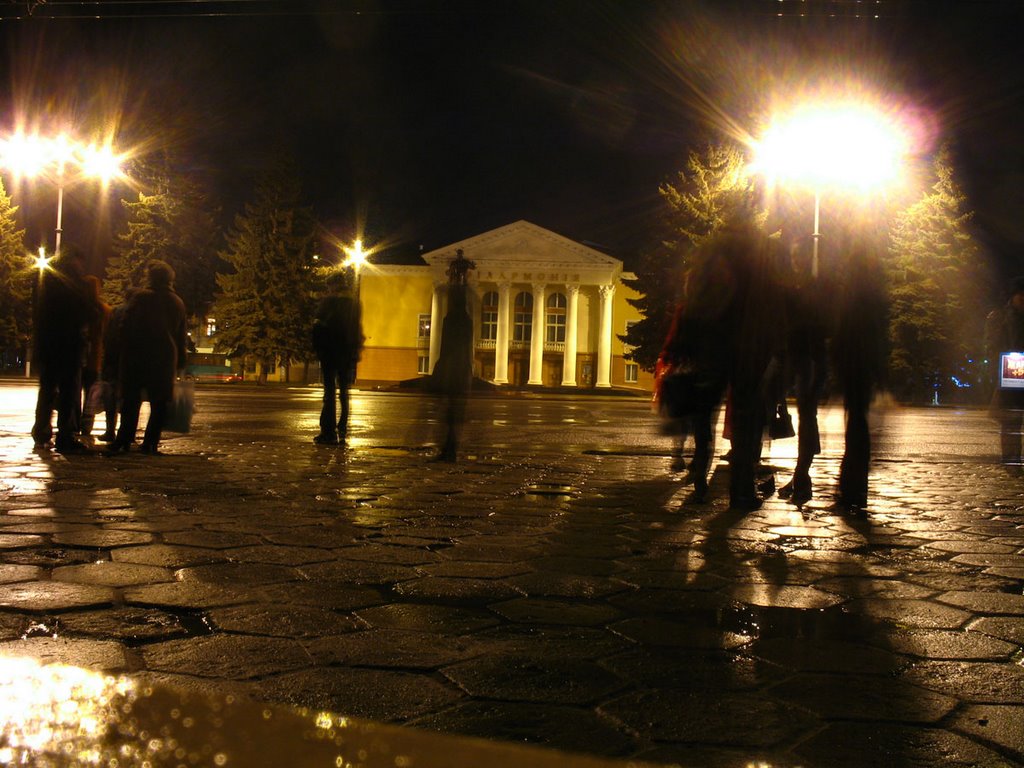 Lenin Square in Viciebsk at night