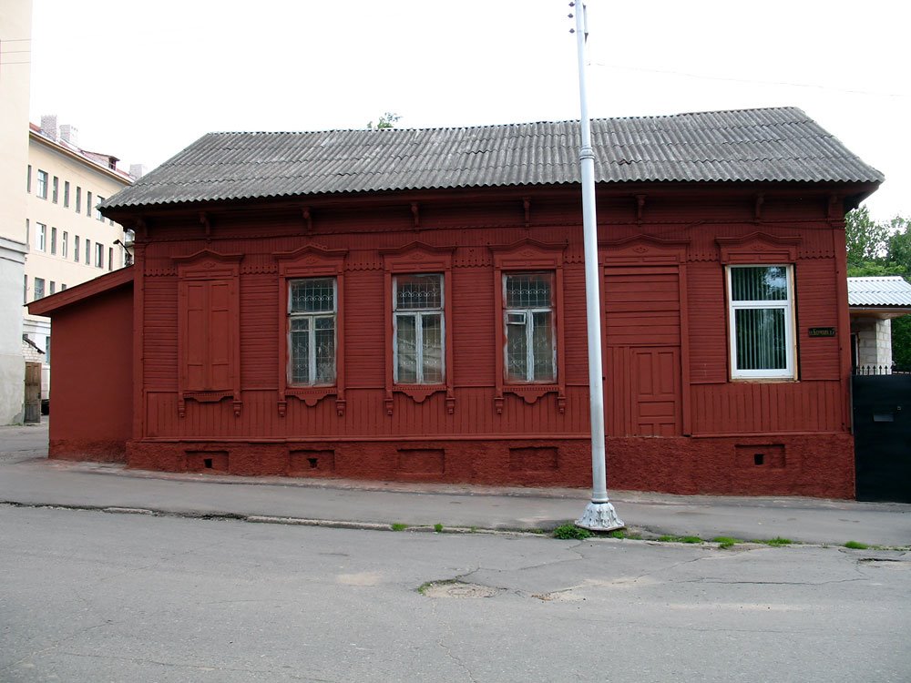 The red house near Vićba river on Baŭmana street in Viciebsk