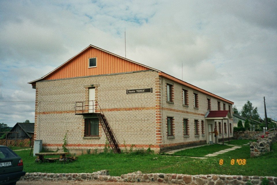 Piedrujas viesnīca 2003