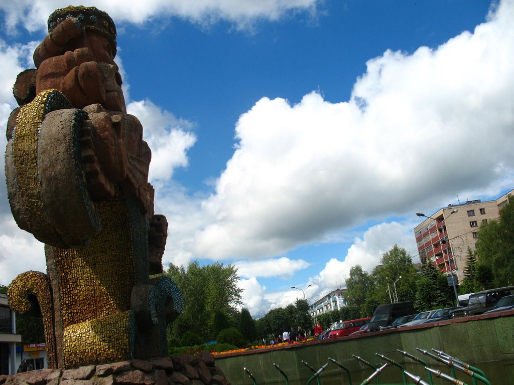 Fountain at Maladziožnaja street in Navapolack