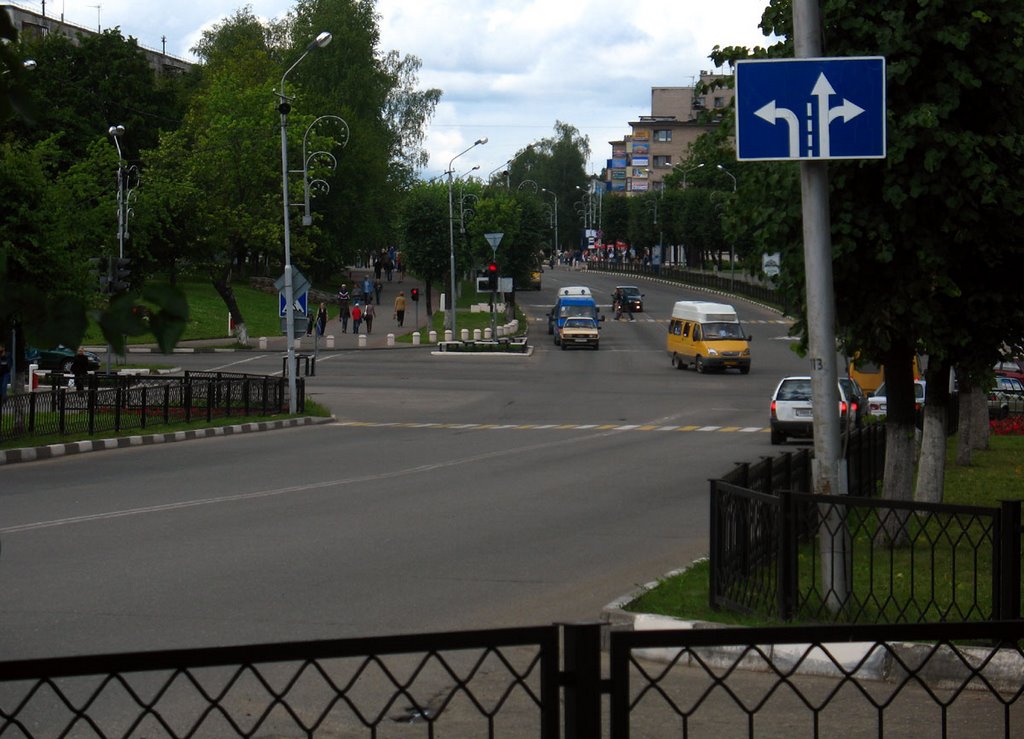 Crossroad of Maladziožnaja & Kalinina streets in Navapolack